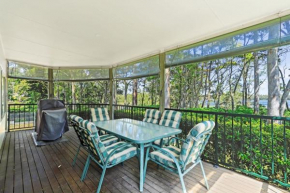 The Ideal Spot- Pet Friendly Waterfront with Retro Styling